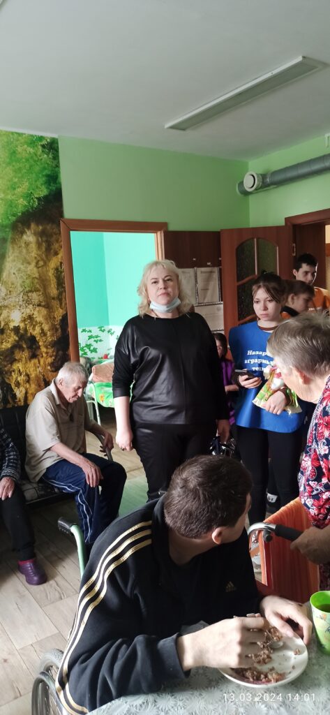 "Наших подопечных поздравили с масленицей студенты"