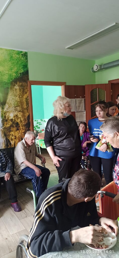"Наших подопечных поздравили с масленицей студенты"